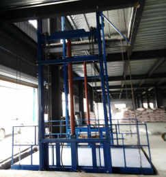 山西臨汾寶珠制藥采購導軌式升降貨梯