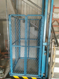 滄州國際機電五金城采購導(dǎo)軌式升降貨梯